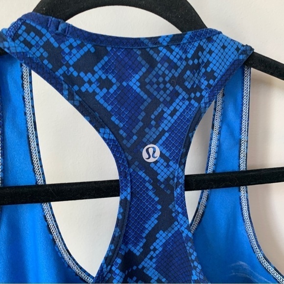 Lululemon Blue & Black Snake Print Design Racerback Tank Top Size S - Picture 2 of 3